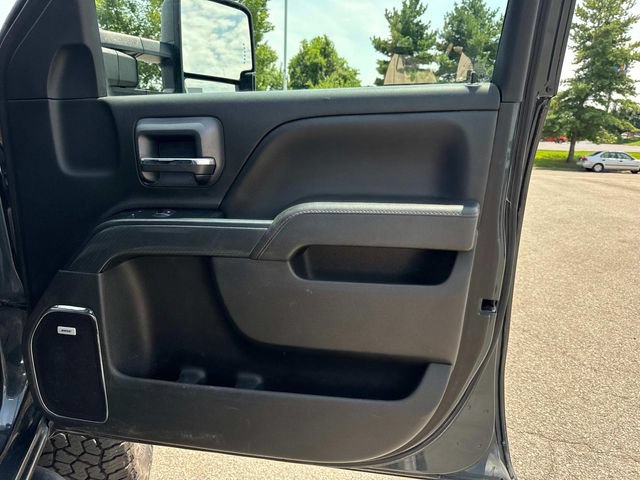 Used 2019 GMC Sierra 2500 SLT w/ All Terrain HD Package AWD/4WD image 22