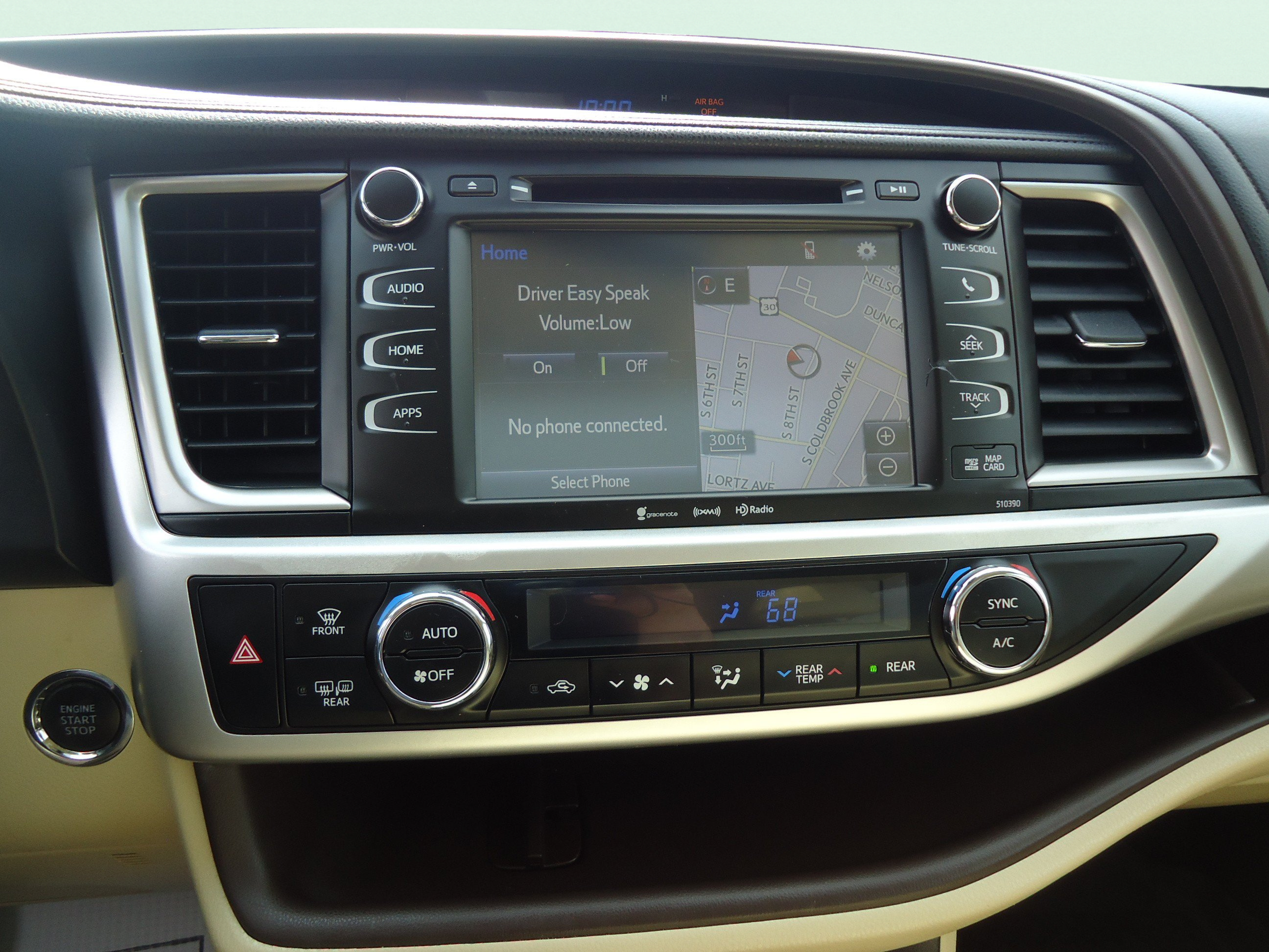 Used 2019 Toyota Highlander XLE AWD/4WD image 16