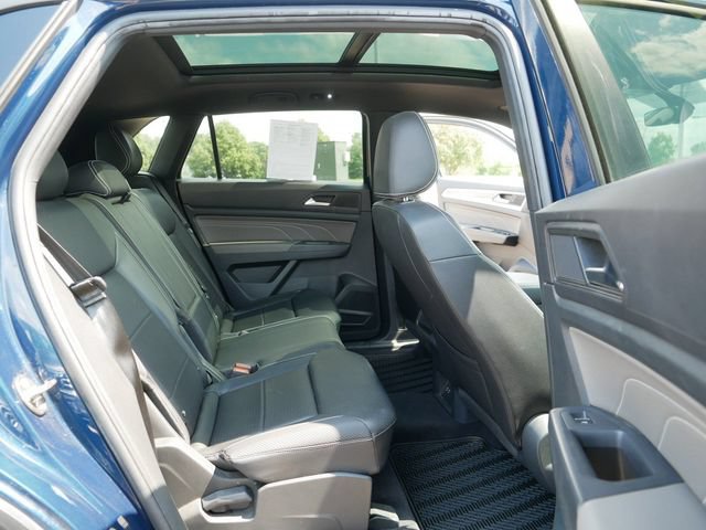 Certified 2023 Volkswagen Atlas Cross Sport SE w/ Panoramic Sunroof Package AWD/4WD image 19