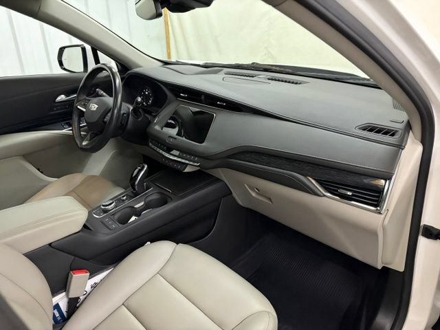 Used 2023 Cadillac XT4 Premium Luxury w/ Technology Package AWD/4WD image 30