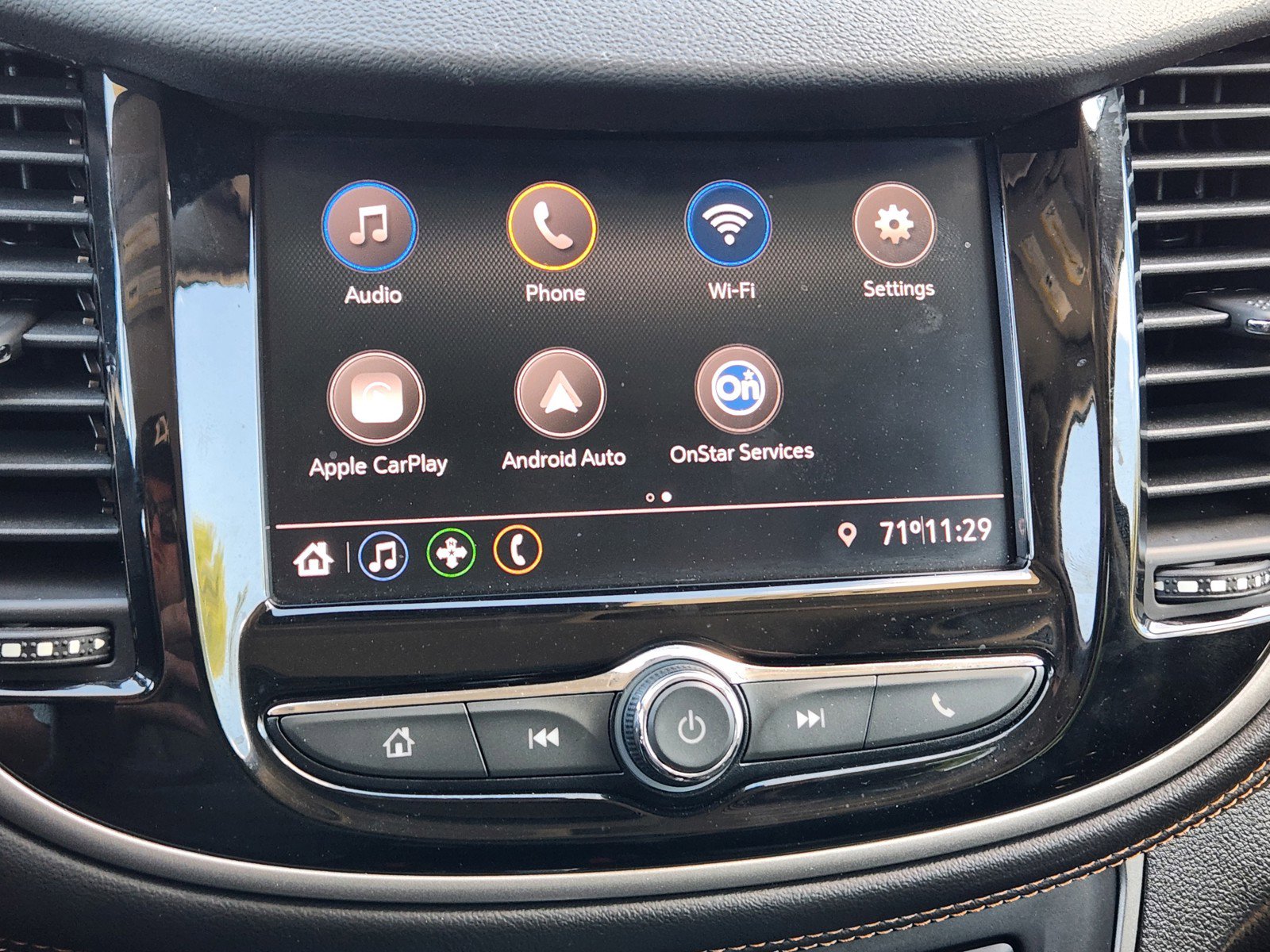 Used 2020 Chevrolet Trax LT w/ LT Convenience Package FWD image 6