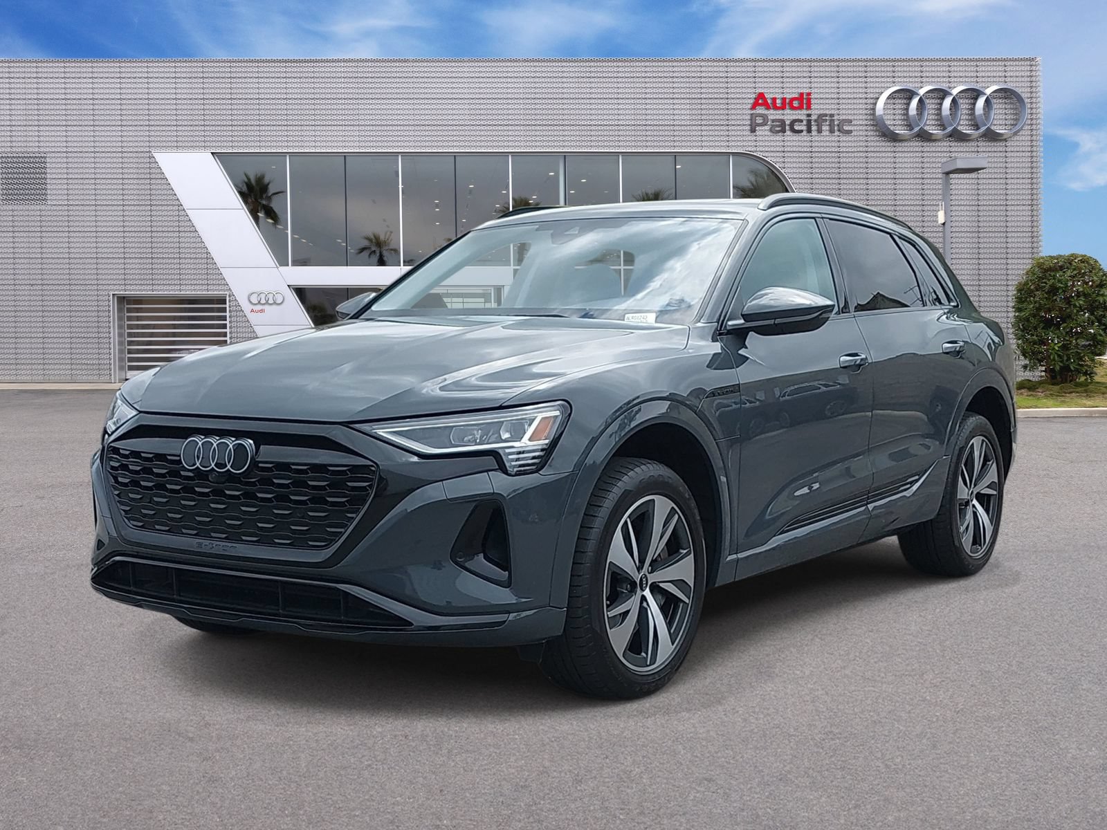 Used 2024 Audi Q8 e-tron Premium AWD/4WD video 1