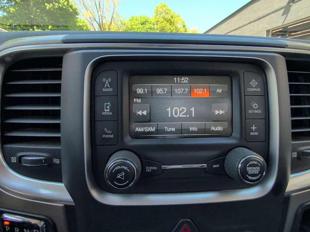 Used 2018 RAM 1500 Classic SLT AWD/4WD image 18