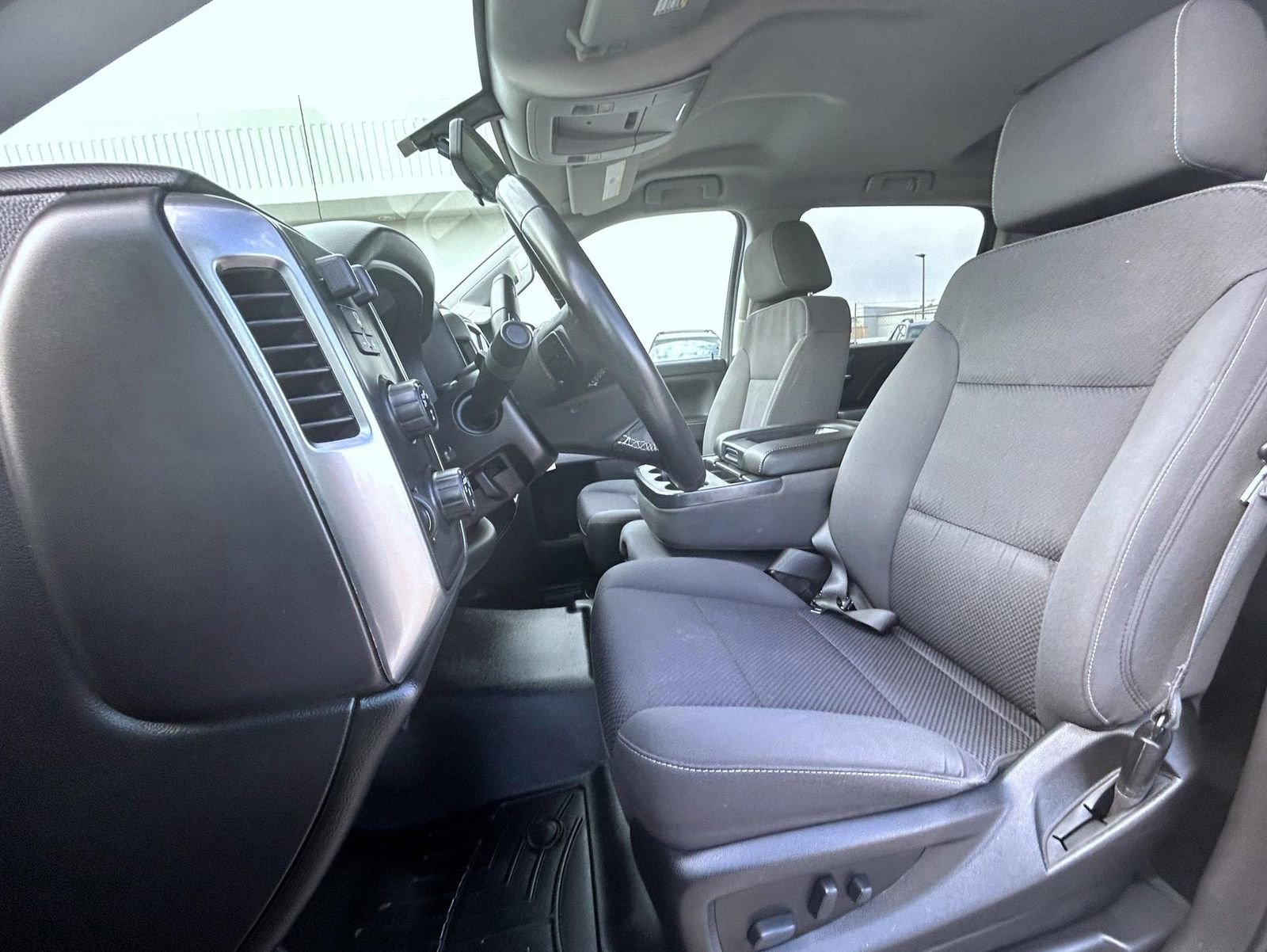 Certified 2018 Chevrolet Silverado 1500 LT w/ All Star Edition image 10