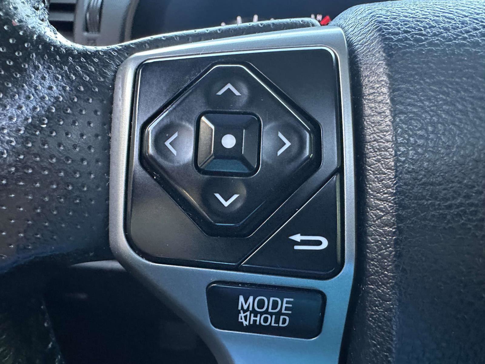 Used 2014 Toyota 4Runner Limited image 33