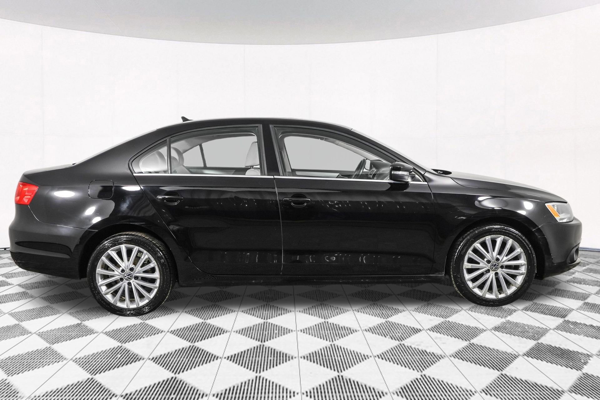 Used 2012 Volkswagen Jetta SEL image 14