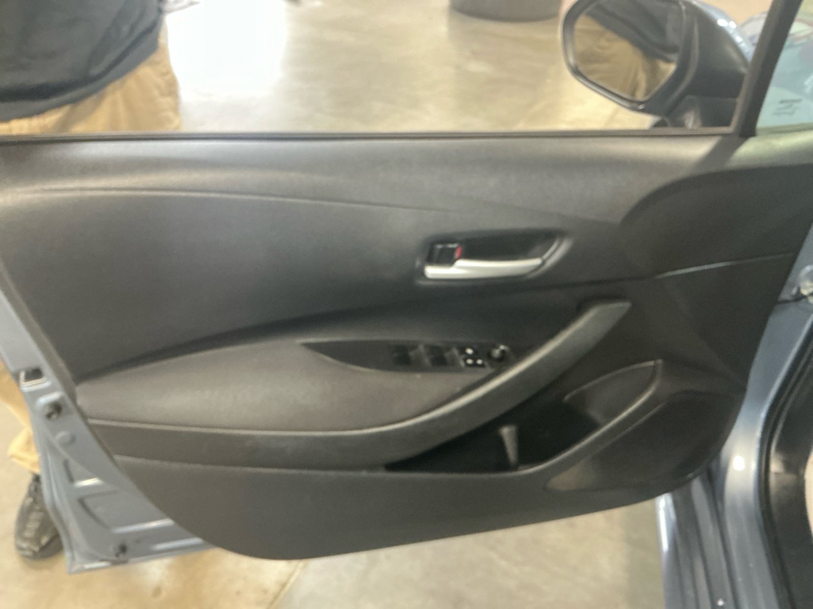 Used 2020 Toyota Corolla LE w/ Carpet Mat Package (TMS) FWD image 13