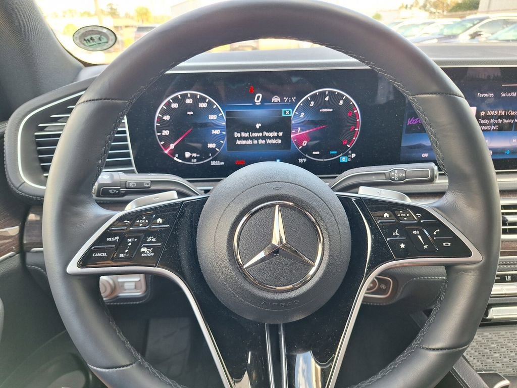 Used 2025 Mercedes-Benz GLS 450 4MATIC image 9