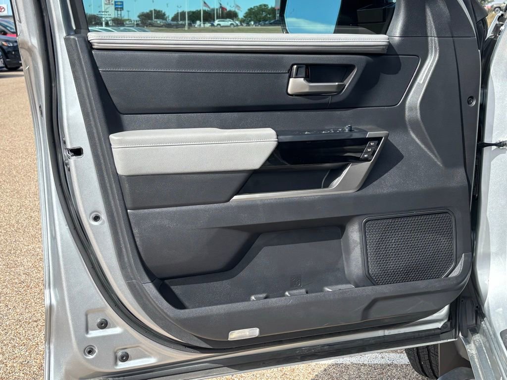 Used 2025 Toyota Tundra Limited image 27