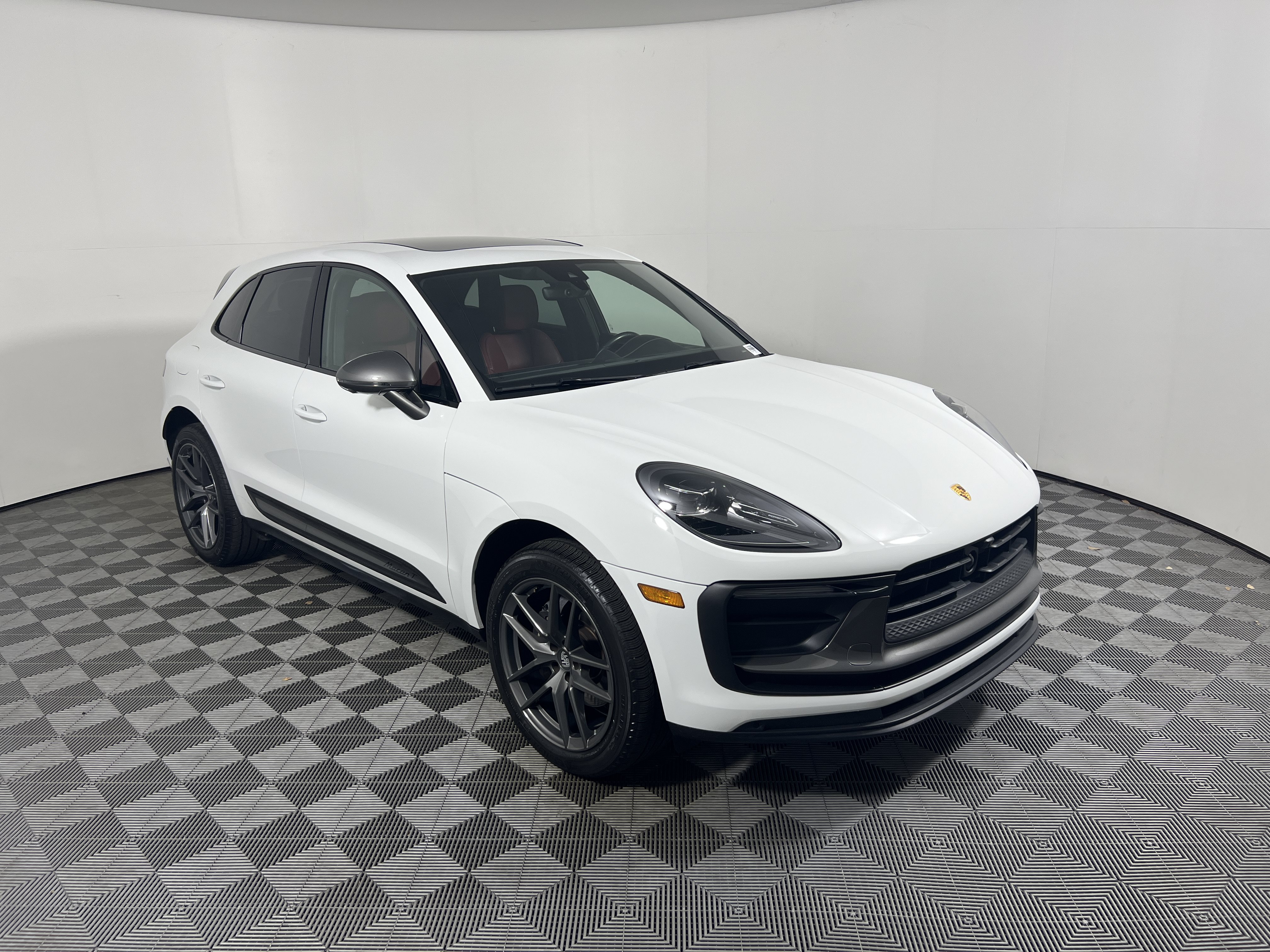 Certified 2024 Porsche Macan Turbo AWD/4WD image 9