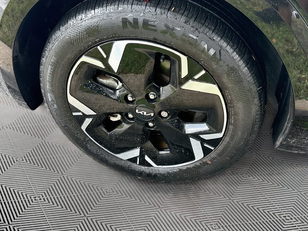 Used 2023 Kia Niro Wave w/ Wave Preserve Package FWD image 35