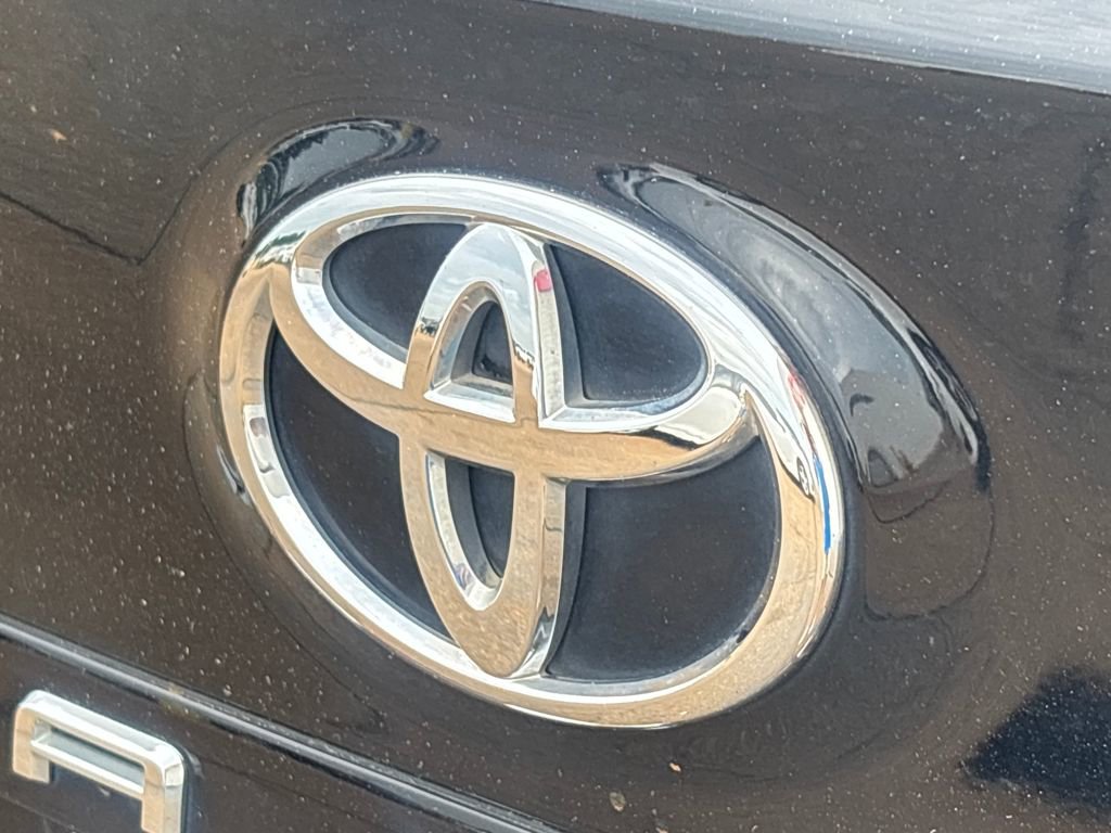 Used 2018 Toyota Camry LE w/ Convenience Package image 28