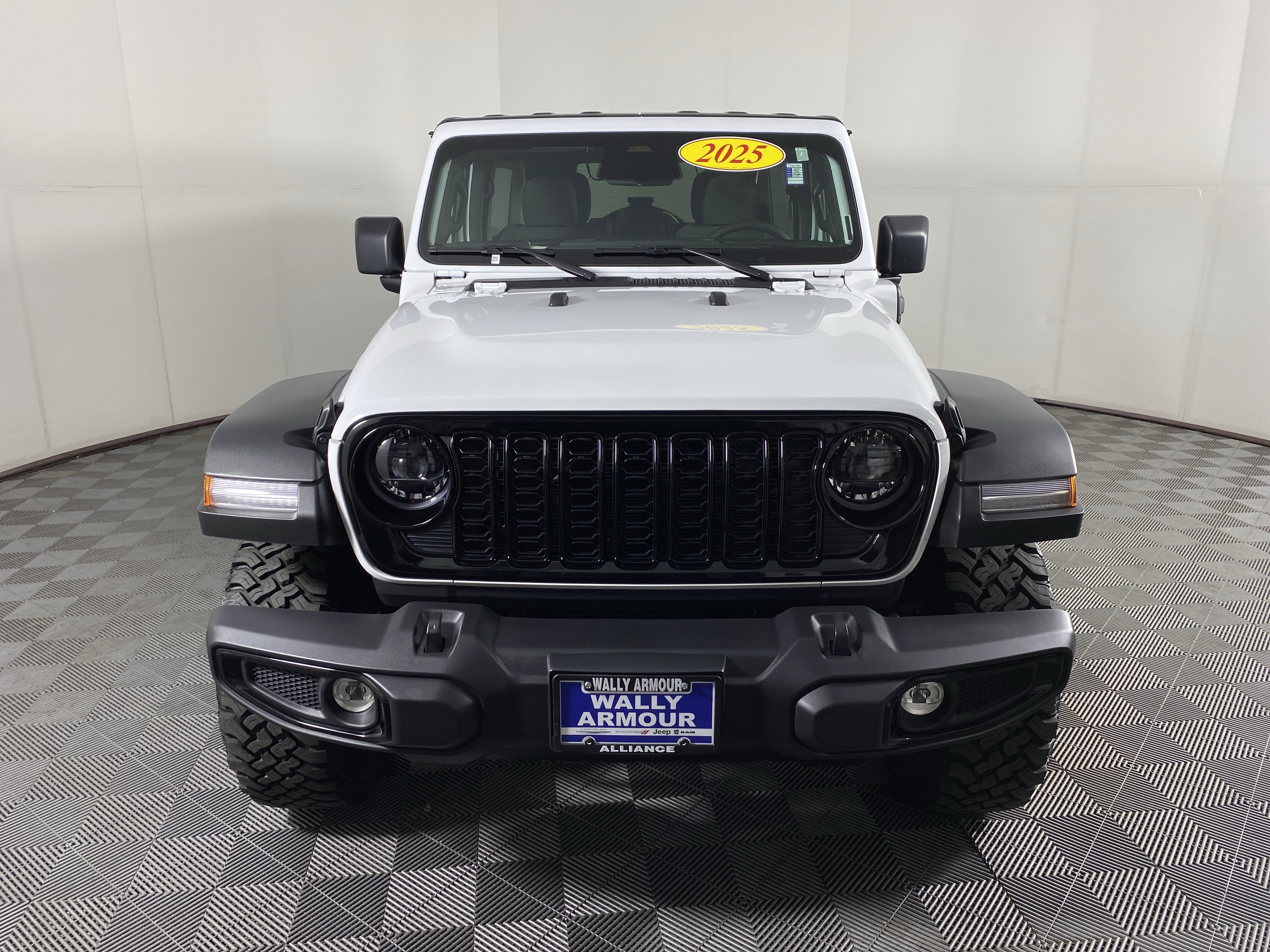 Used 2025 Jeep Wrangler Willys AWD/4WD image 11