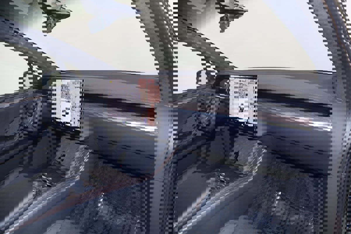 Used 2022 Tesla Model X image 50