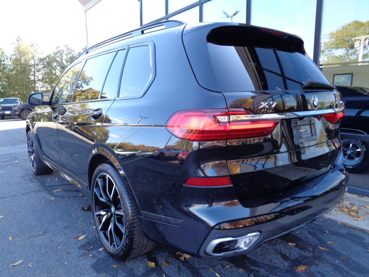 Used 2019 BMW X7 xDrive40i w/ M Sport Package AWD/4WD image 7