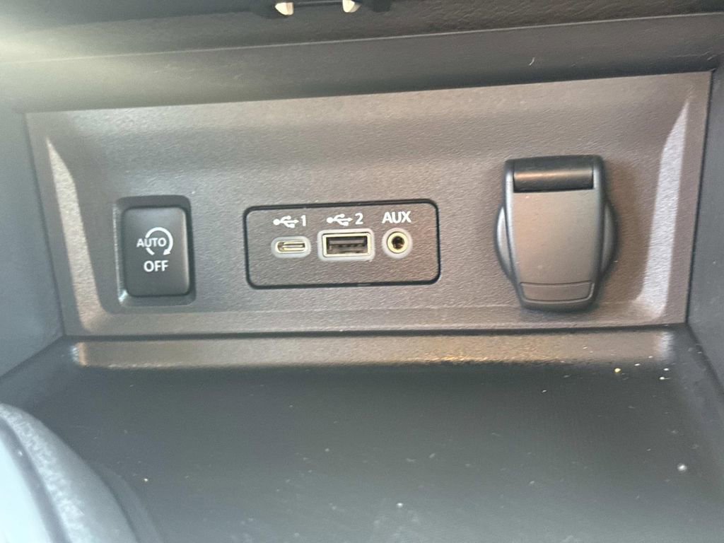 Certified 2024 Nissan Sentra SR FWD image 24