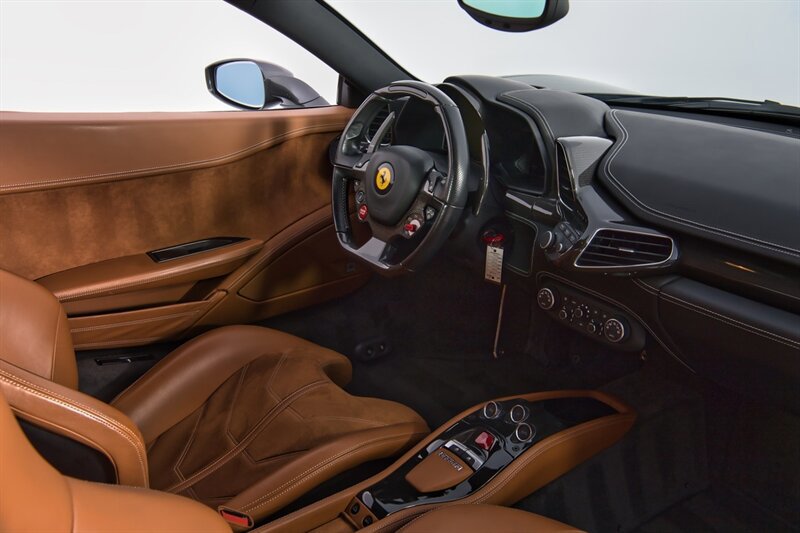 Used 2013 Ferrari 458 Italia Coupe RWD image 30