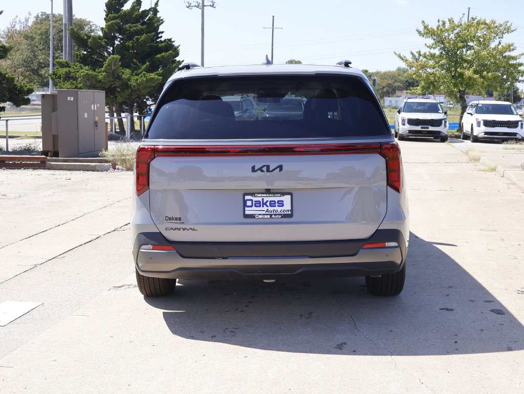 New 2027 Kia Carnival SX w/ Dark Edition Package FWD image 5