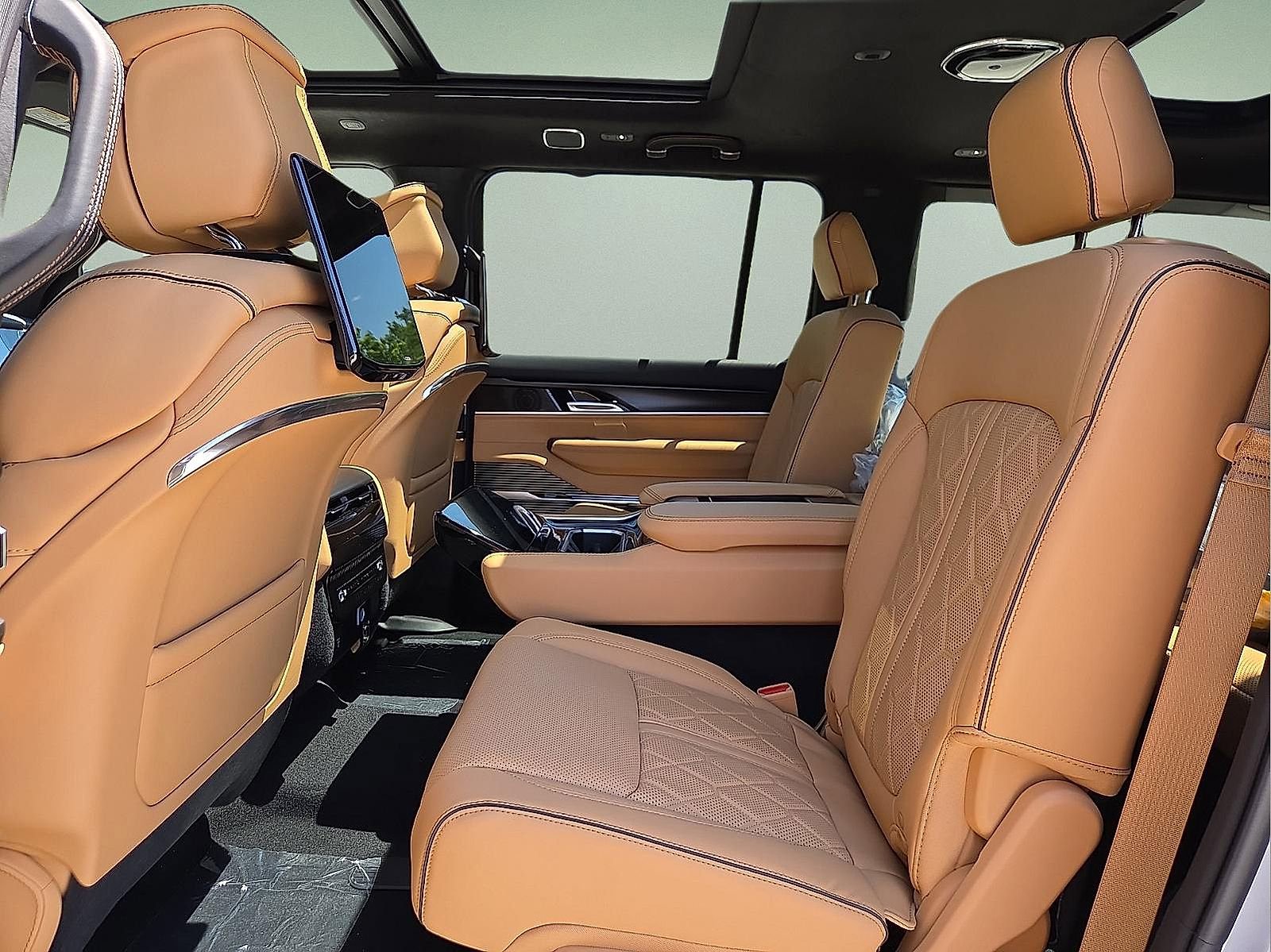 New 2026 Jeep Grand Wagoneer Summit AWD/4WD image 11