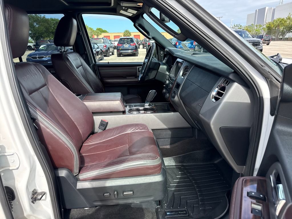 Used 2017 Ford Expedition Platinum RWD image 26