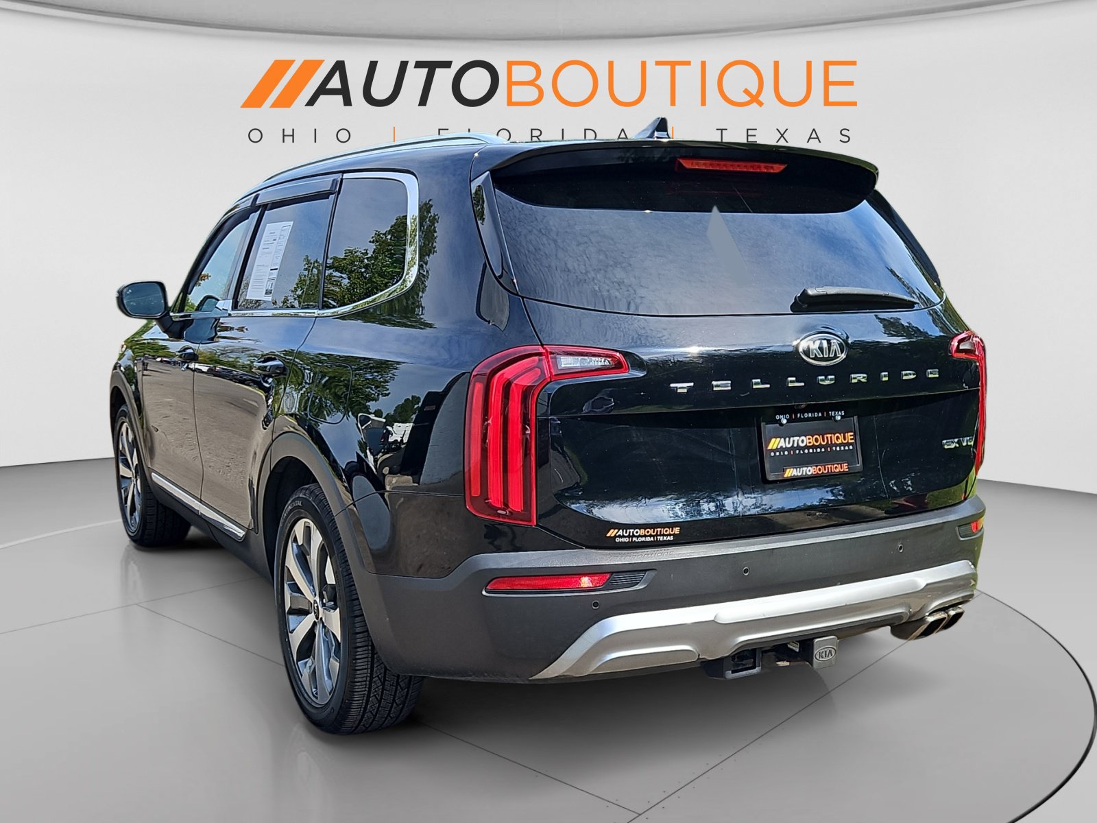 Used 2020 Kia Telluride EX w/ EX Premium Package FWD image 3