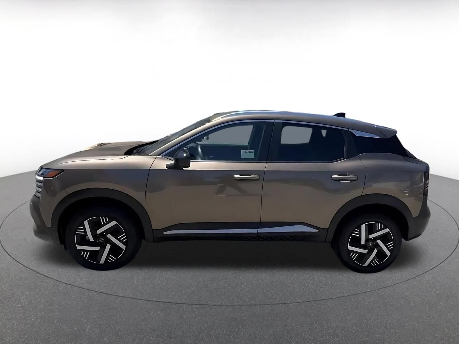 Used 2026 Nissan Kicks SV w/ Cold Weather Package FWD image 9