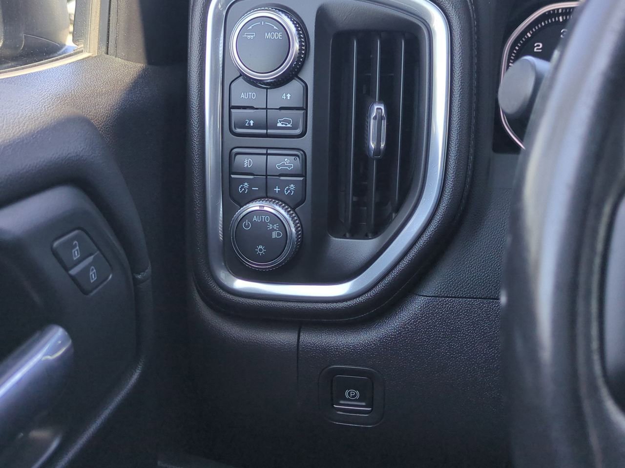 Used 2022 GMC Sierra 1500 Elevation image 17