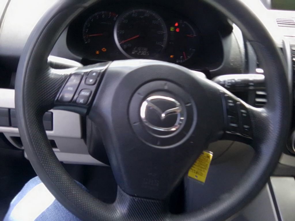 Used 2010 MAZDA MAZDA5 Sport w/ Popular Equipment Pkg FWD image 5