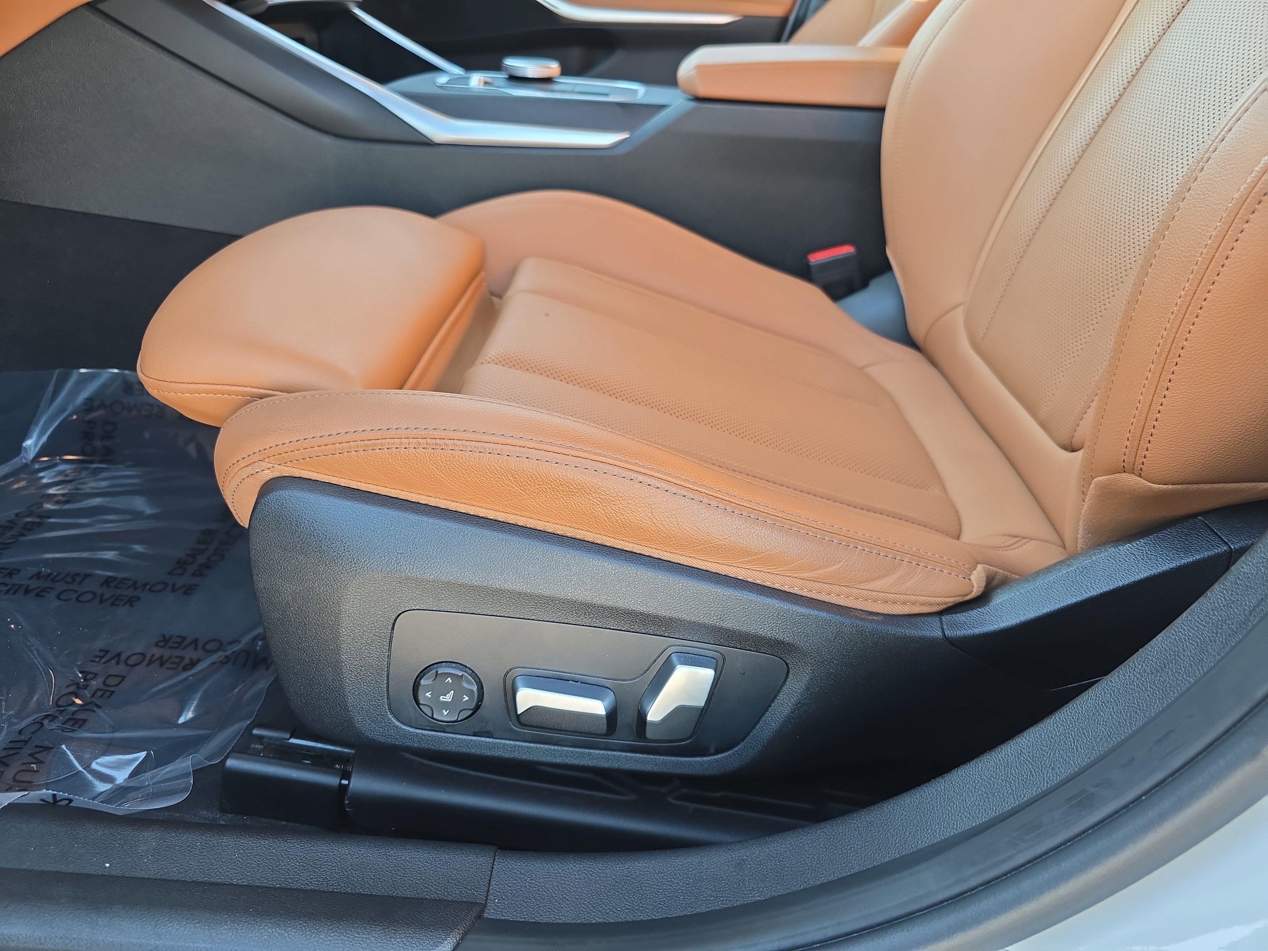 Used 2023 BMW 330i xDrive Sedan w/ Premium Package image 28