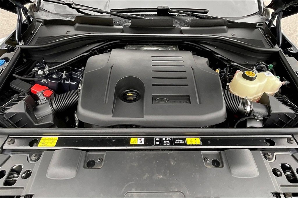 Used 2025 Land Rover Range Rover Sport image 29