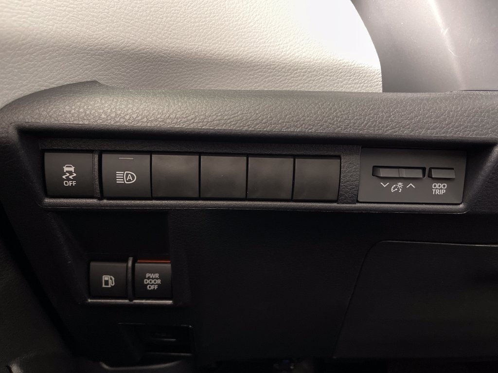 New 2026 Toyota Sienna LE FWD image 28