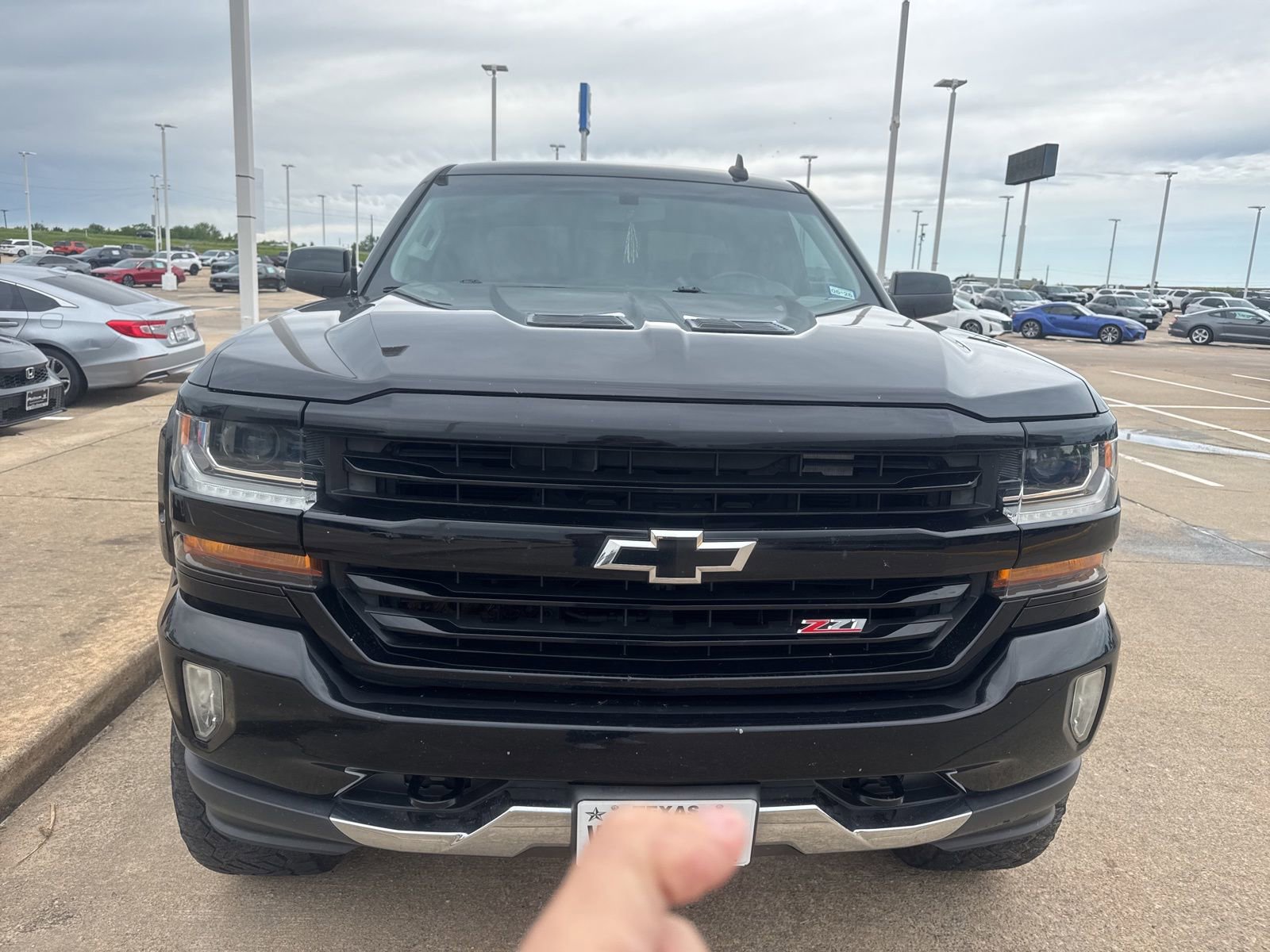 Used 2018 Chevrolet Silverado 1500 LT w/ All Star Edition AWD/4WD image 8