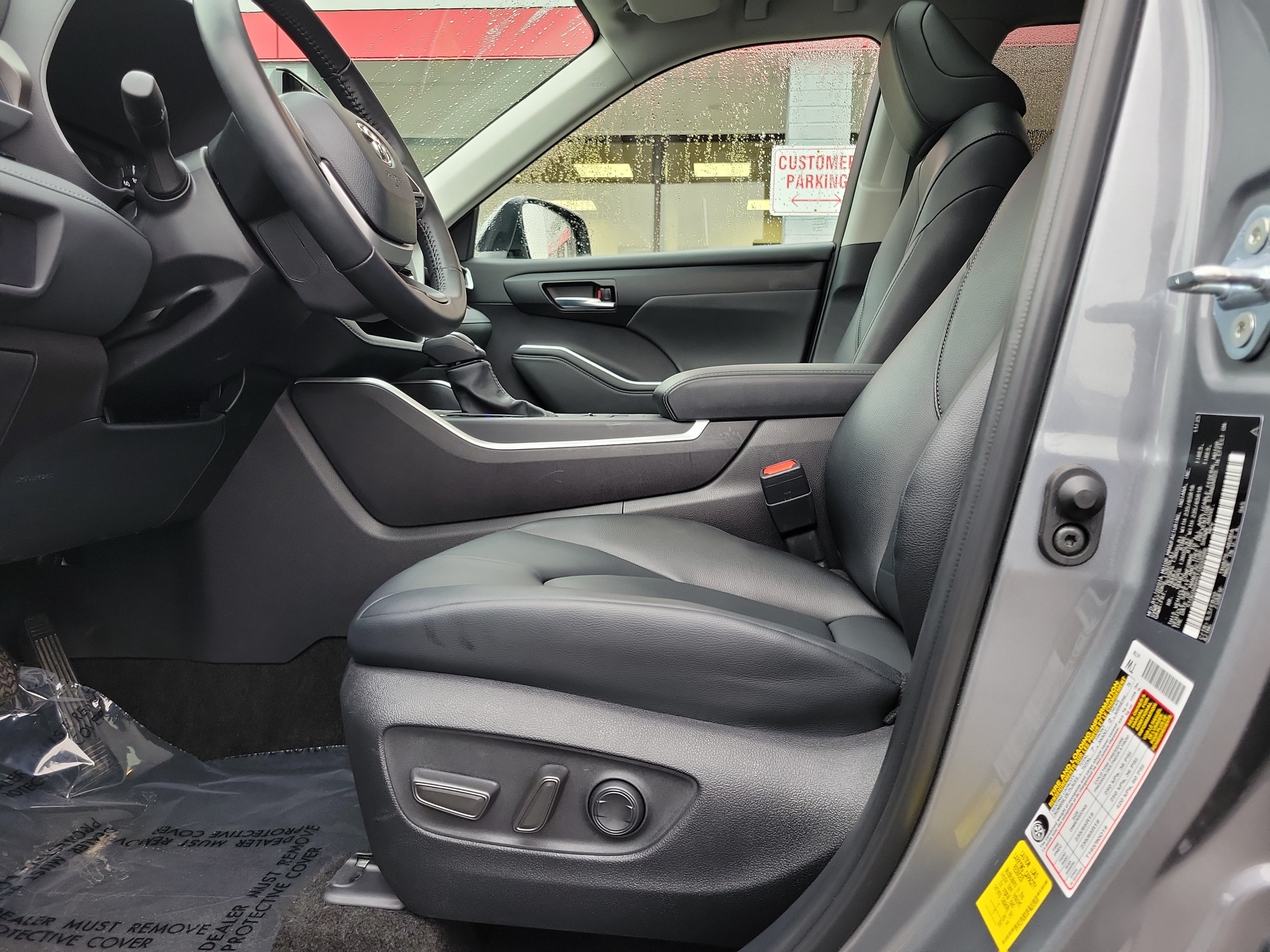 Used 2026 Toyota Highlander XLE AWD/4WD image 16