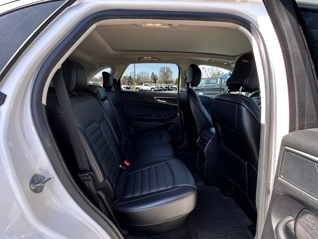 Used 2018 Ford Edge SEL w/ Equipment Group 201A image 16