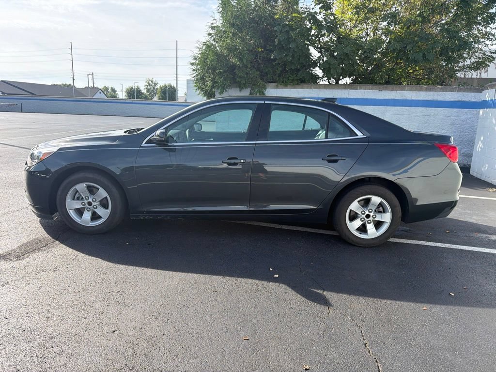 Used 2015 Chevrolet Malibu LT FWD image 2