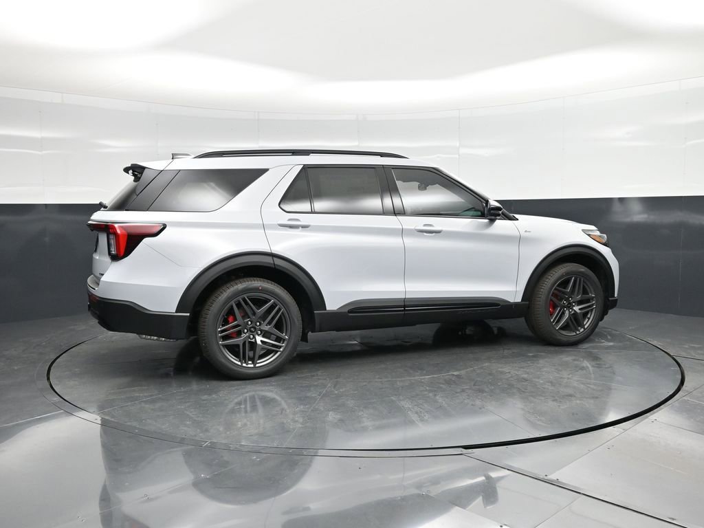 New 2026 Ford Explorer ST-Line w/ ST-Line Street Pack image 2