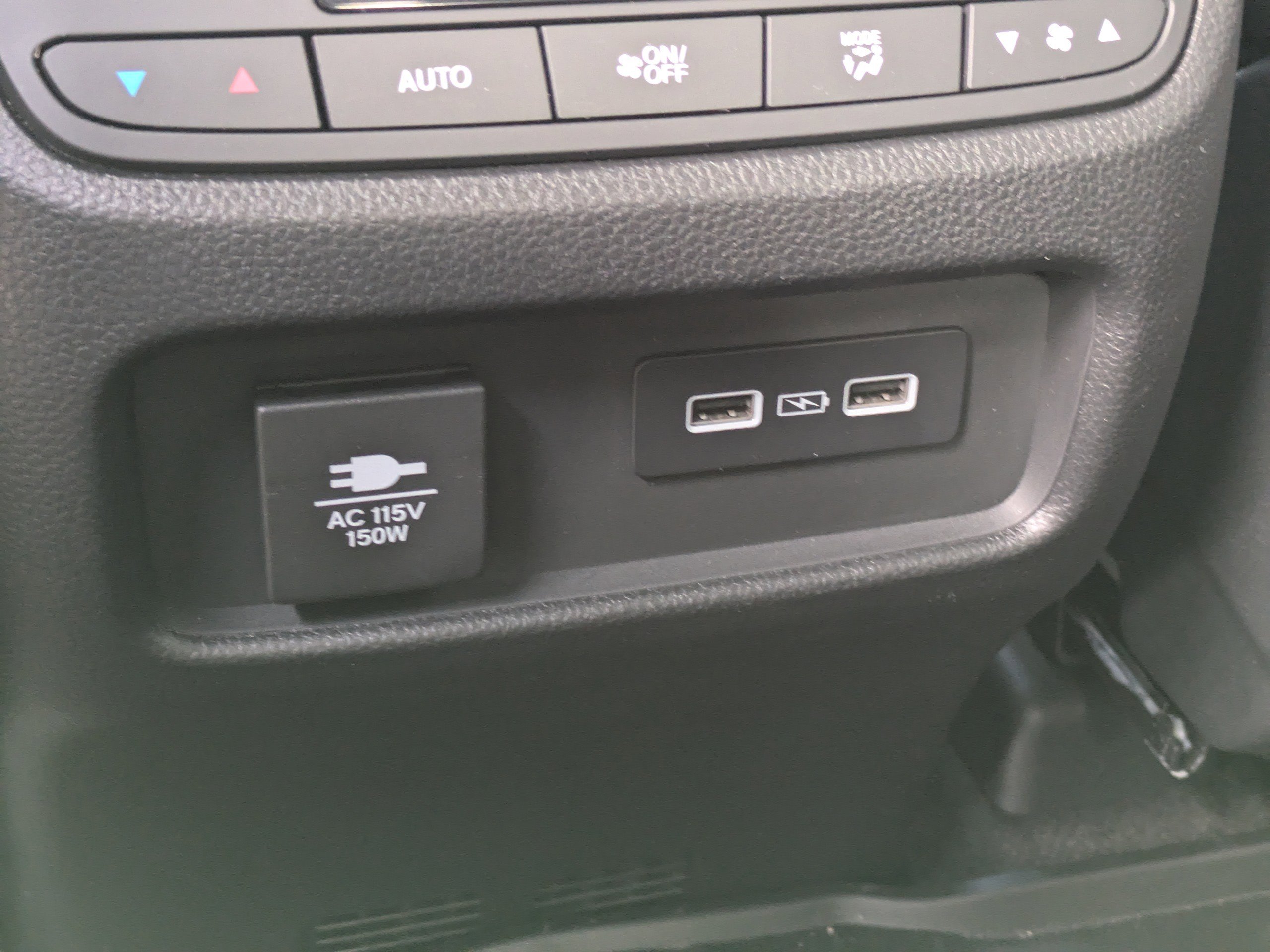 Used 2023 Honda Pilot TrailSport image 15