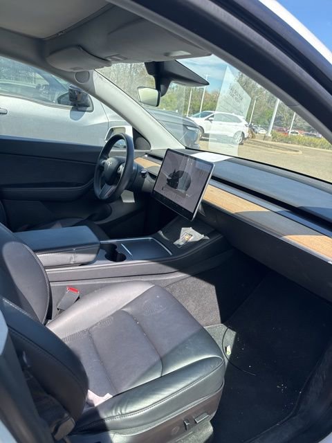 Used 2022 Tesla Model Y Long Range image 12