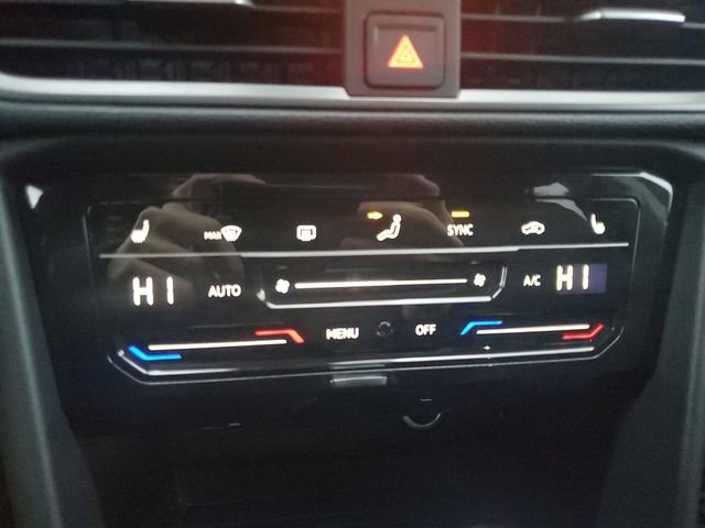 New 2026 Volkswagen Taos SE FWD image 31