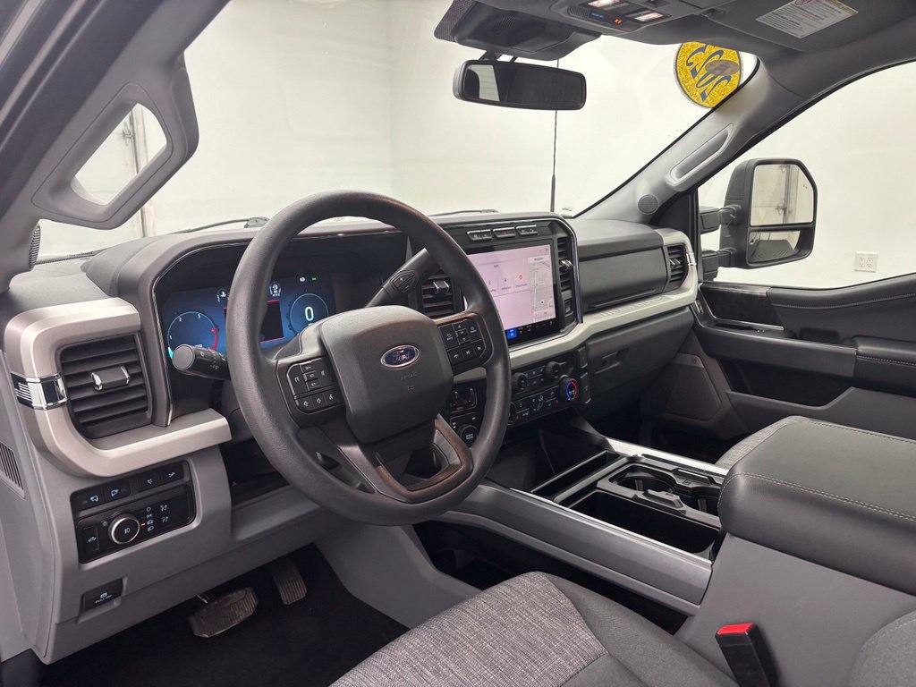 Used 2023 Ford F250 XLT w/ XLT Premium Package AWD/4WD image 18
