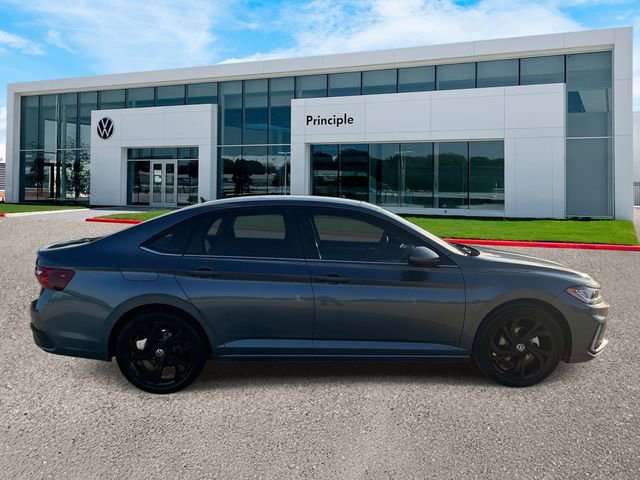 New 2026 Volkswagen Jetta SE FWD image 4