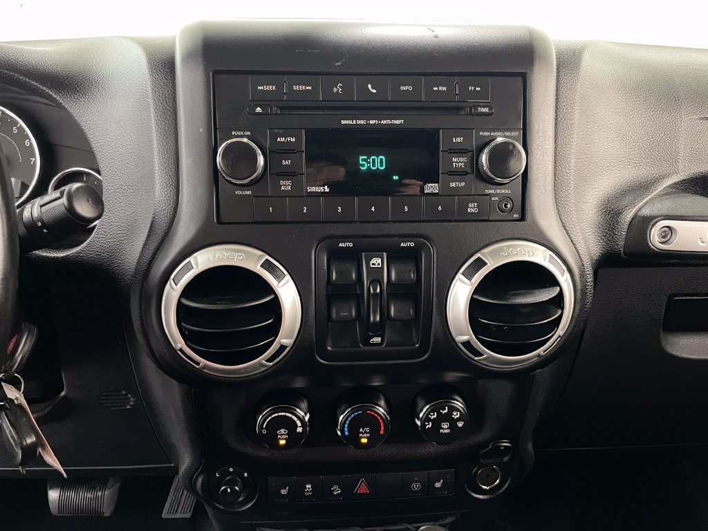 Used 2016 Jeep Wrangler Unlimited Sahara AWD/4WD image 26