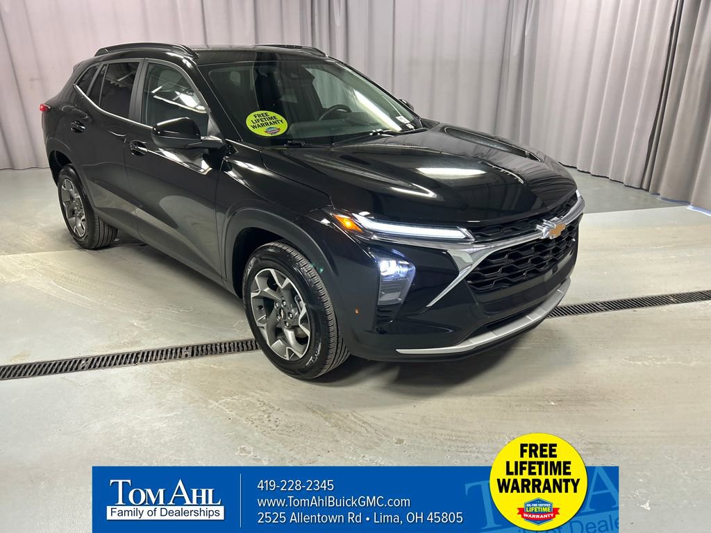 Used 2025 Chevrolet Trax LT w/ LT Convenience Package image 1