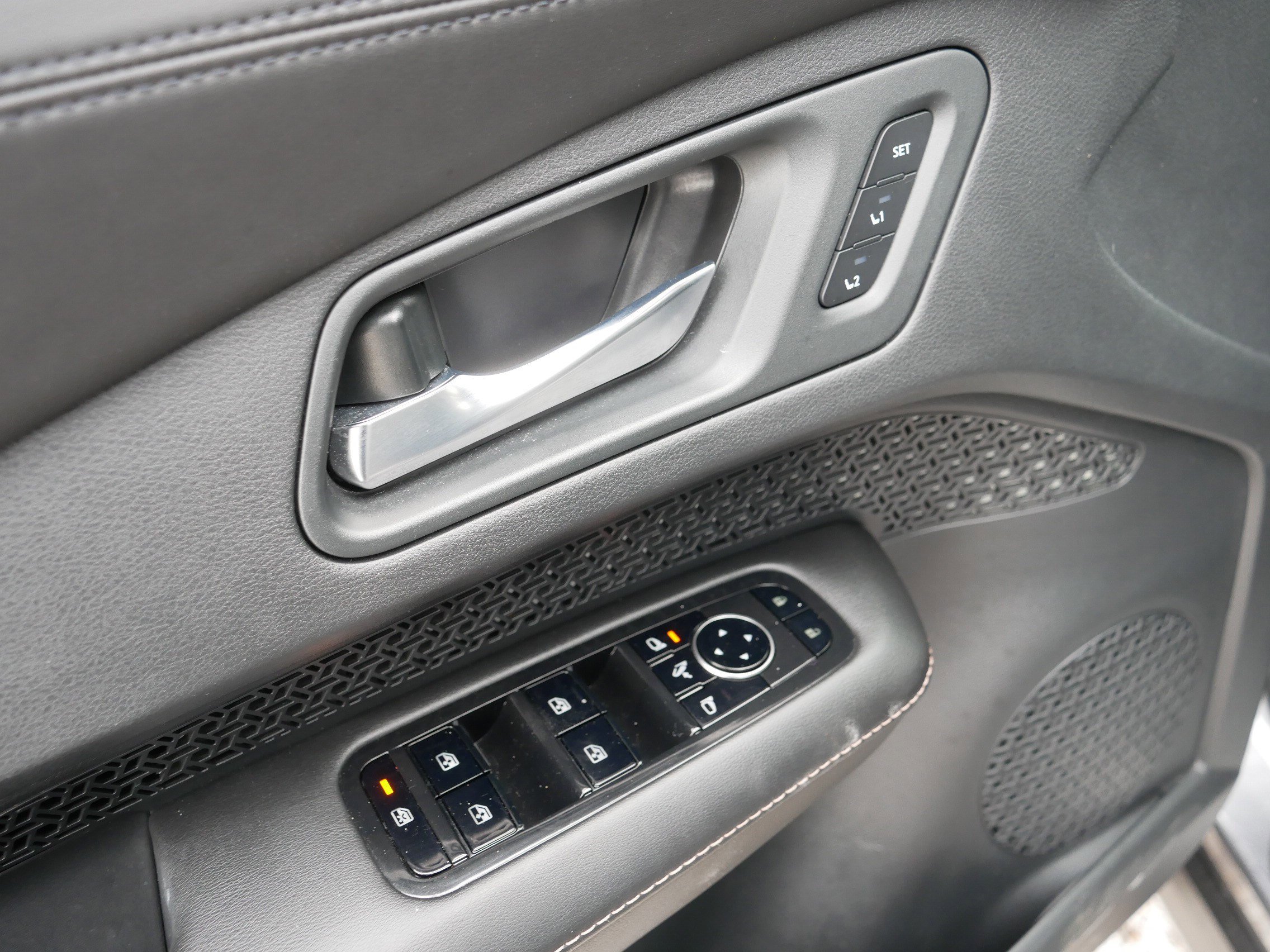 Certified 2023 Nissan Ariya AWD image 19