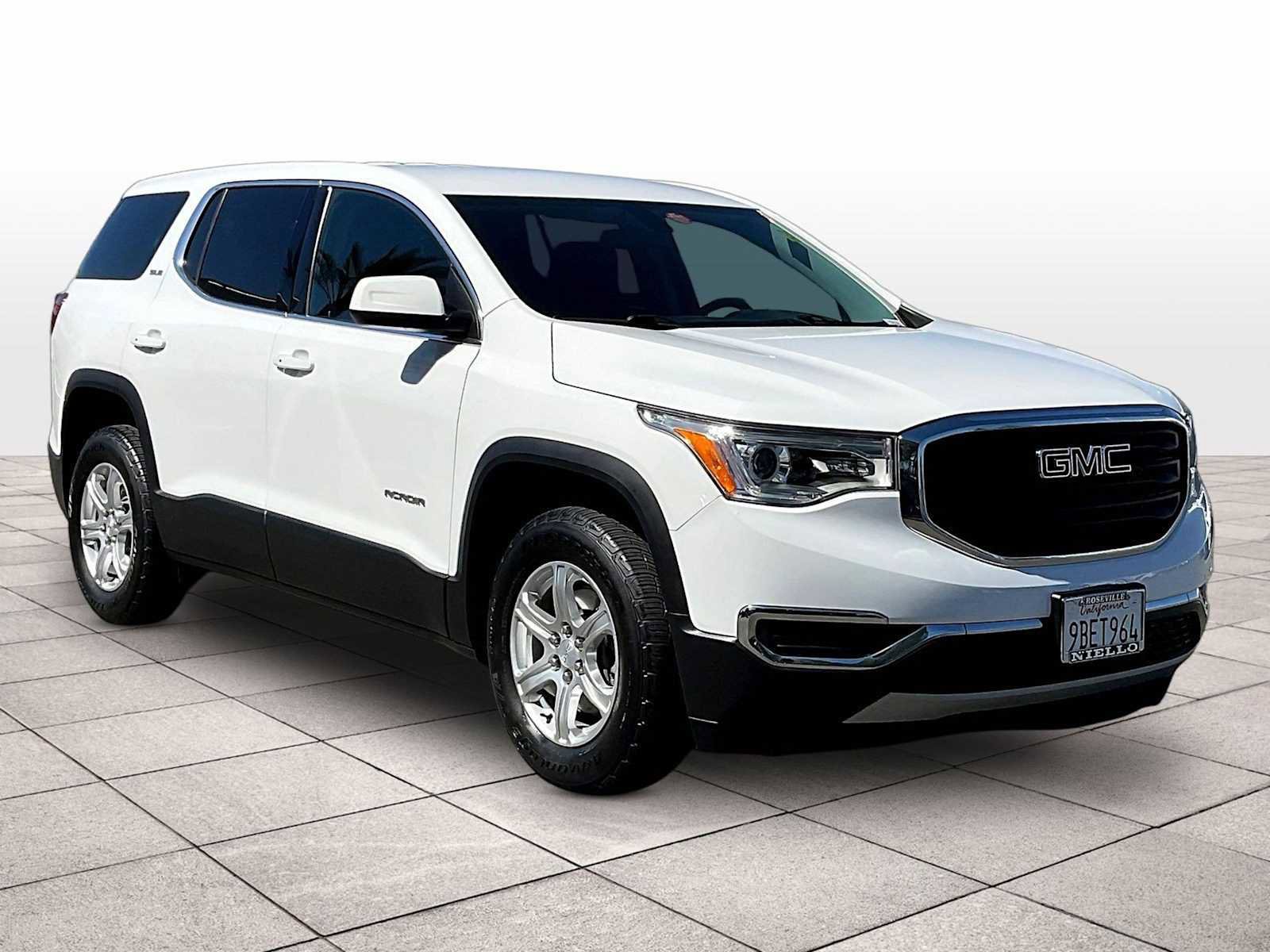 Used 2019 GMC Acadia SLE FWD image 2