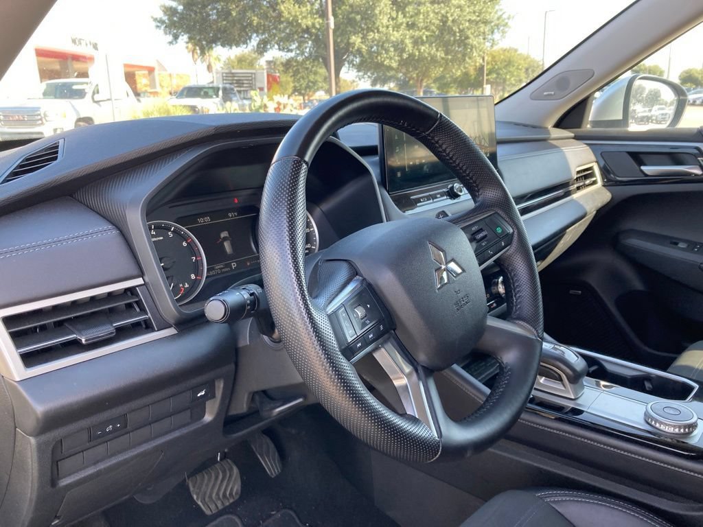 Used 2025 Mitsubishi Outlander SE FWD image 8