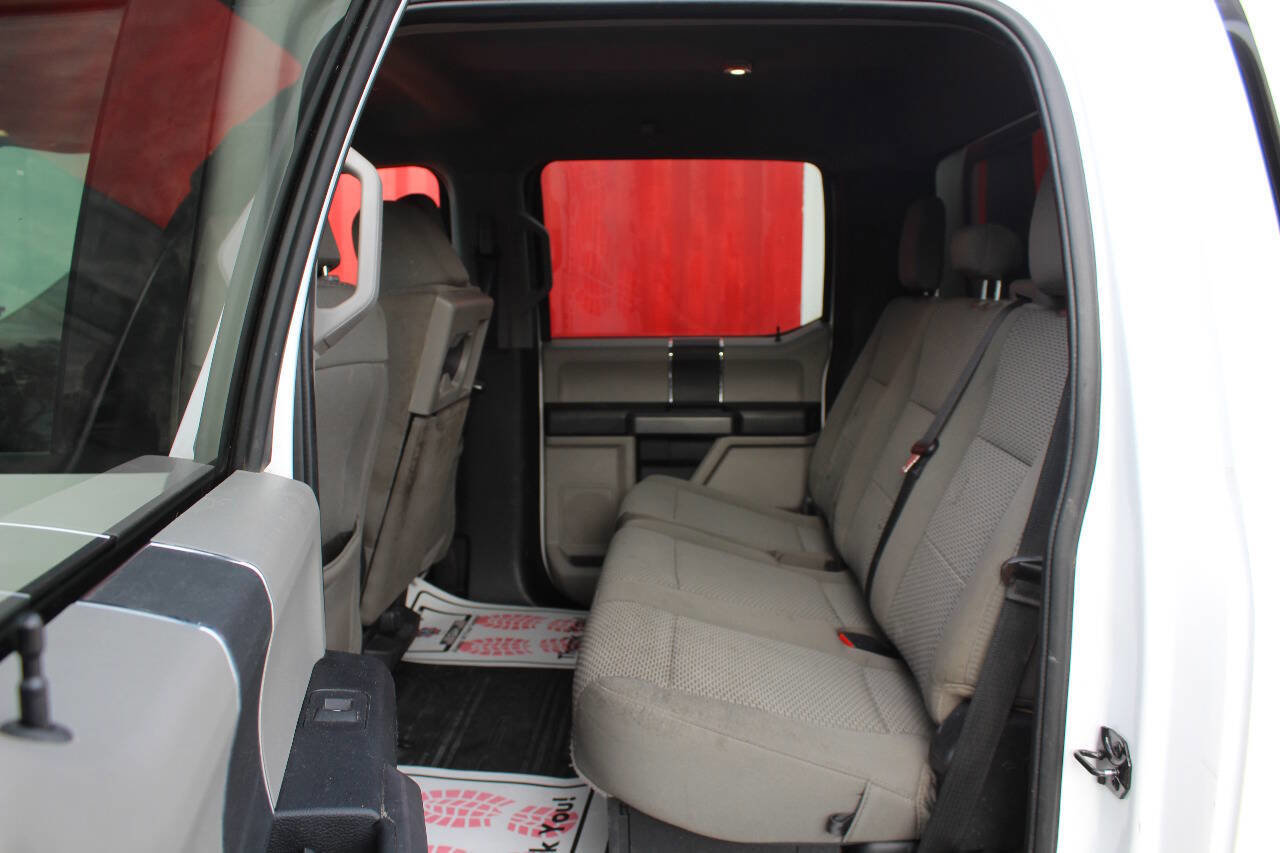 Used 2020 Ford F250 XLT w/ FX4 Off-Road Package image 16