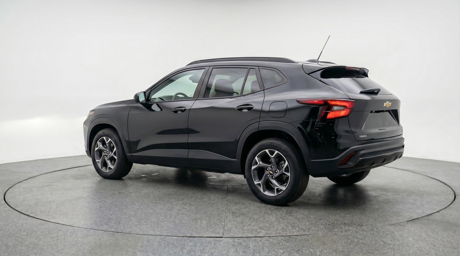 Used 2025 Chevrolet Trax LT w/ LT Convenience Package FWD image 6