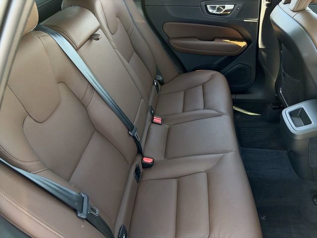 Used 2023 Volvo XC60 B5 Plus w/ Protection Package Premier image 15