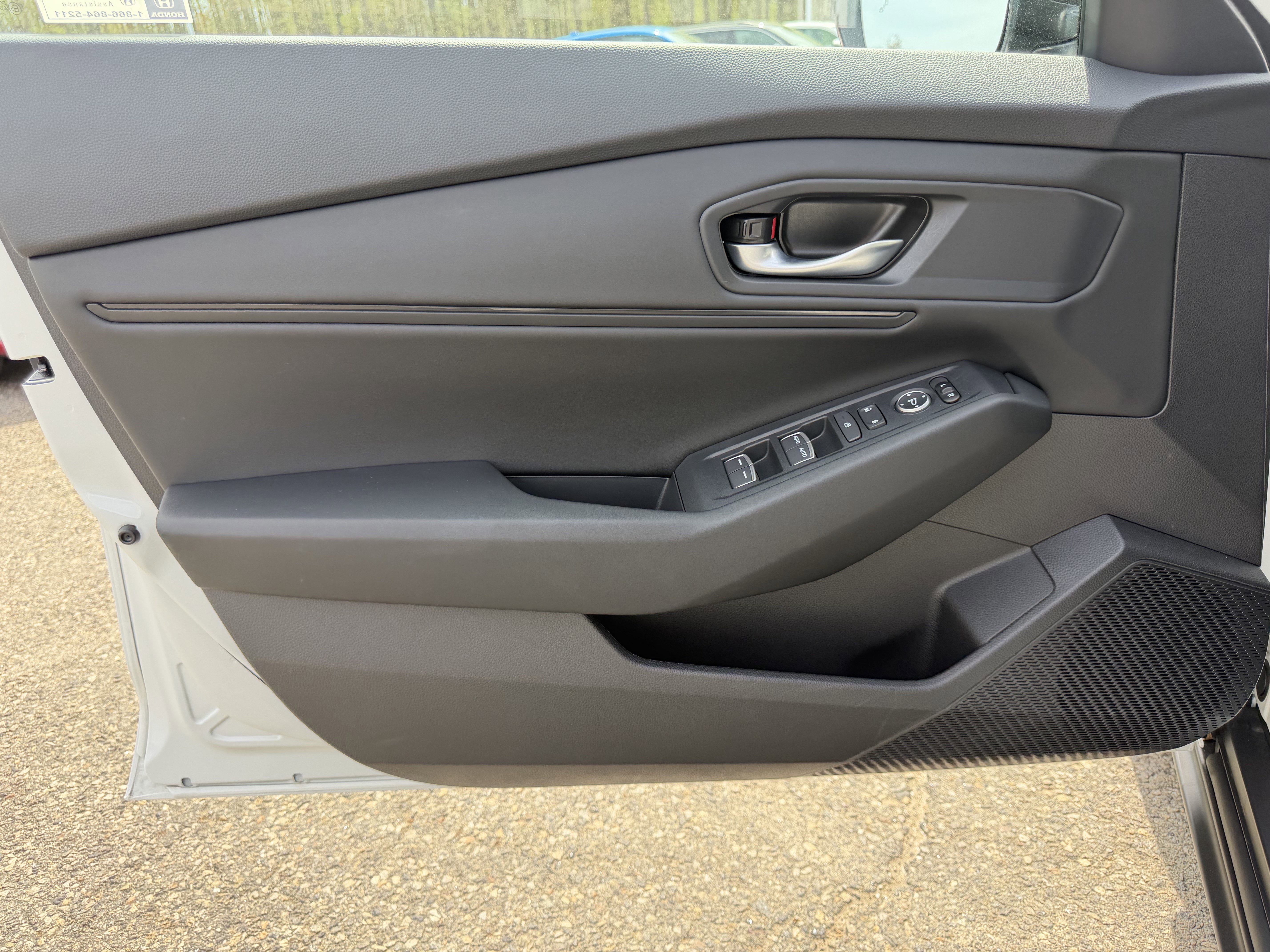 Used 2025 Honda Accord SE image 13